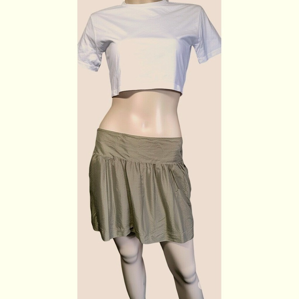 Lucky Brand Mini Skirt 100% Silk S Gold Shiny Luxury Preppy Schoolgirl Smocked